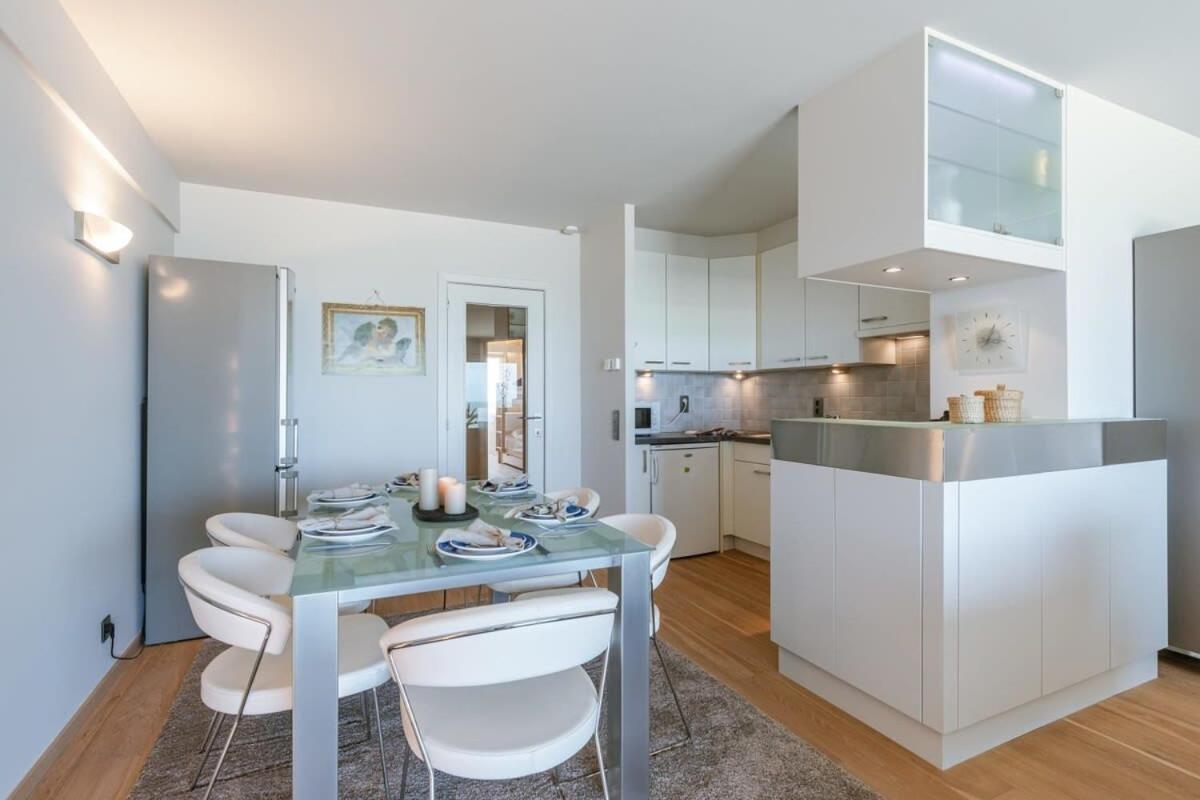 Huswell - Apartment With Stunning Sea View In Миделкерке Екстериор снимка